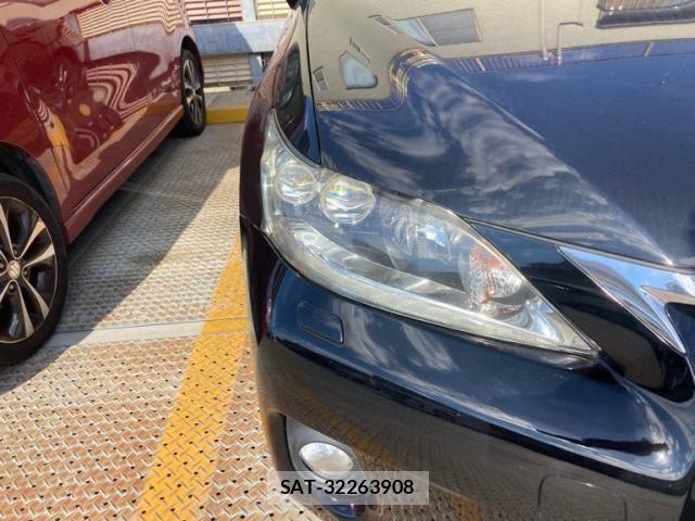 Lexus CT 2011-08 7327996-2