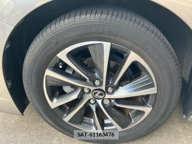 Lexus CT 2019-05 7358455-7