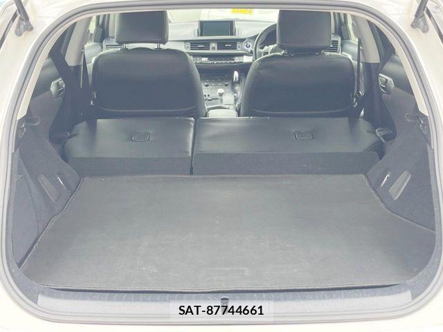 Lexus CT 2011-10 7392650-10
