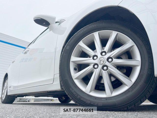 Lexus CT 2011-10 7392650-13