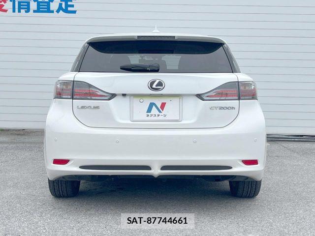Lexus CT 2011-10 7392650-15