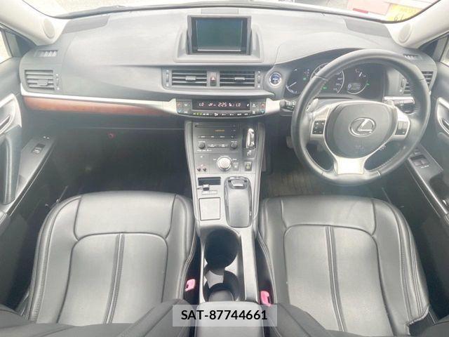 Lexus CT 2011-10 7392650-1