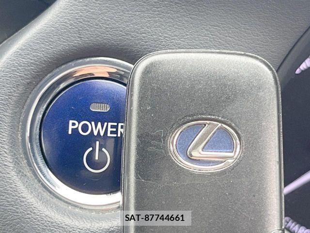 Lexus CT 2011-10 7392650-7