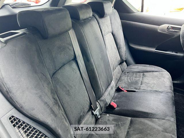 Lexus CT 2011-04 7455359-17