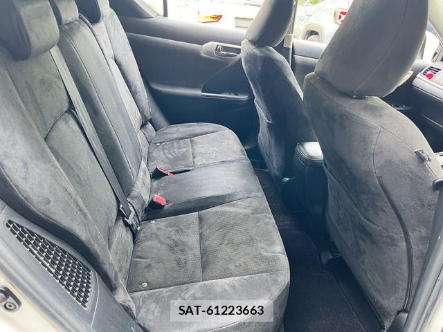 Lexus CT 2011-04 7455359-18