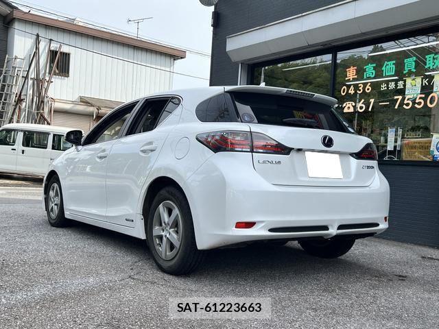Lexus CT 2011-04 7455359-1