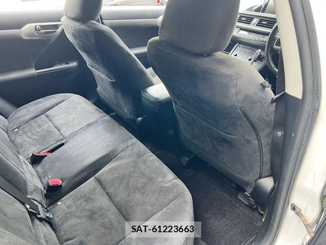Lexus CT 2011-04 7455359-19
