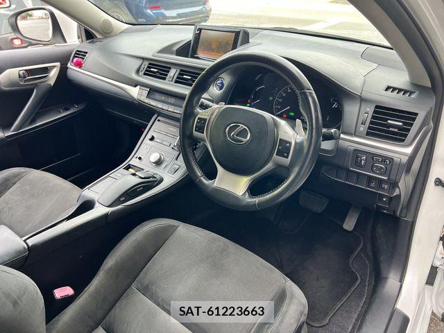 Lexus CT 2011-04 7455359-8