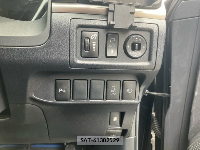 Lexus CT 2011-09 7501244-11