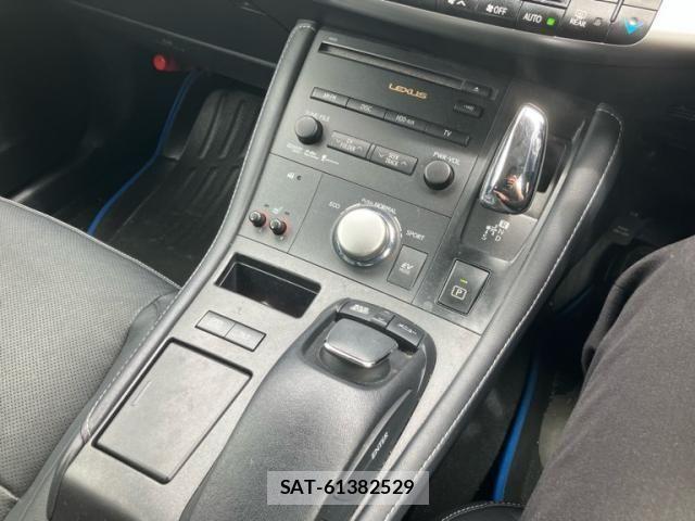 Lexus CT 2011-09 7501244-17