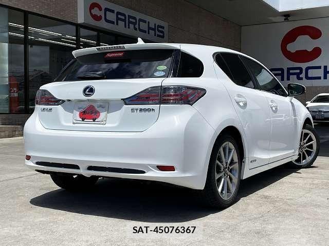Lexus CT 2013-07 7617623-2