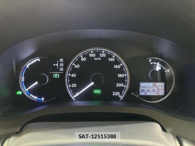 Lexus CT 2011-04 7617621-10
