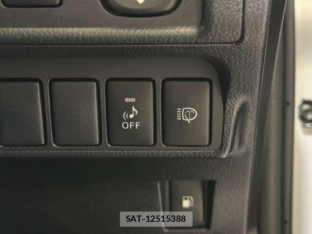 Lexus CT 2011-04 7617621-13