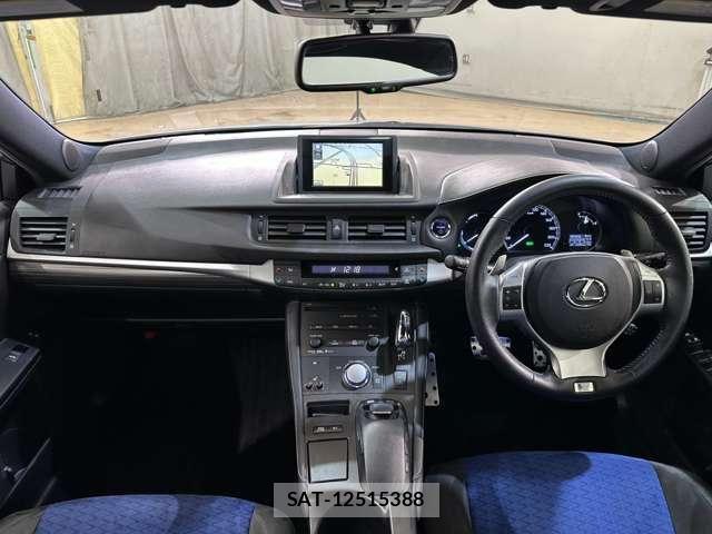Lexus CT 2011-04 7617621-15