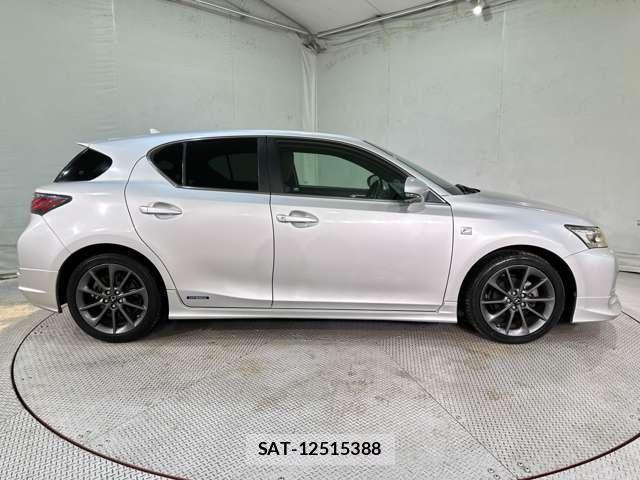 Lexus CT 2011-04 7617621-3
