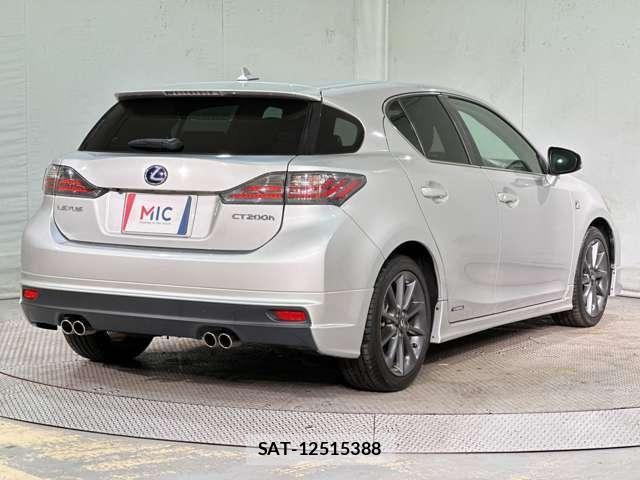 Lexus CT 2011-04 7617621-4