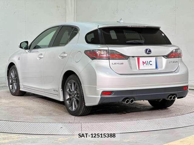 Lexus CT 2011-04 7617621-6