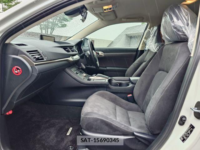 Lexus CT 2019-07 7617618-19