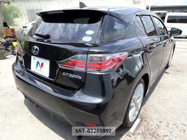 Lexus CT 2016-02 7617619-17