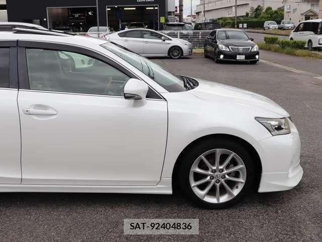 Lexus CT 2012-12 7617622-11