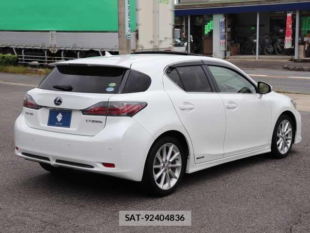 Lexus CT 2012-12 7617622-3
