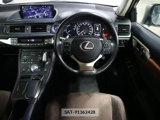 Lexus CT 2018-04 7724998-9