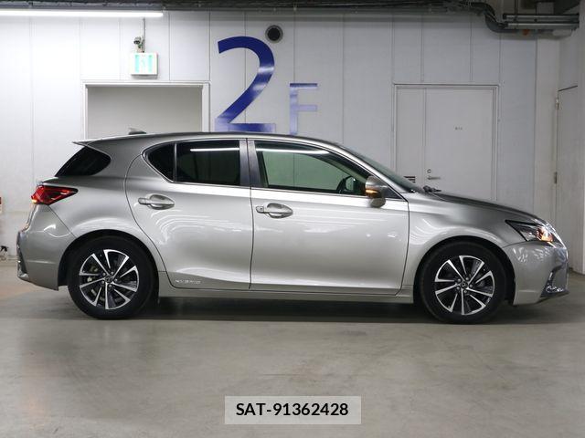 Lexus CT 2018-04 7724998-7