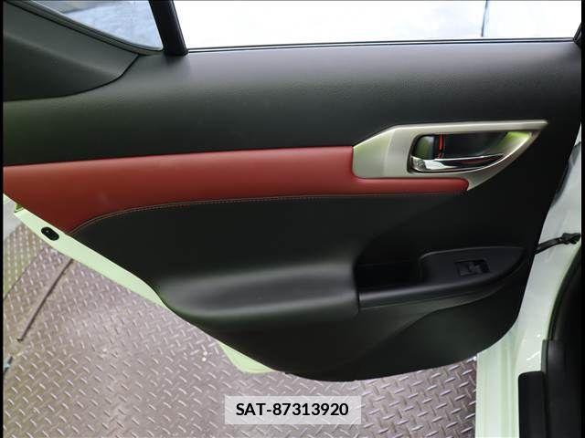 Lexus CT 2017-06 7724996-26