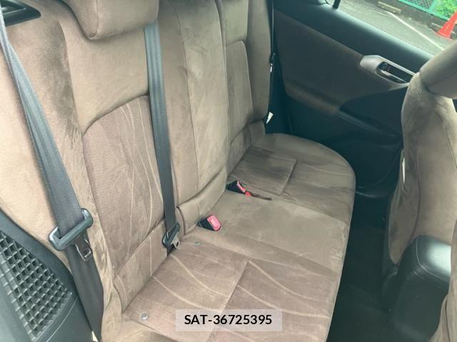 Lexus CT 2011-03 7725005-14