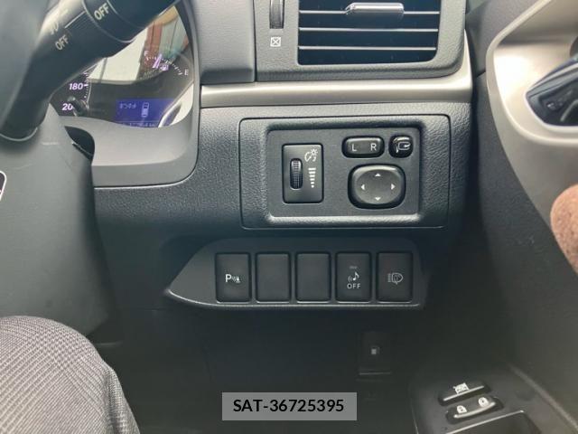 Lexus CT 2011-03 7725005-24
