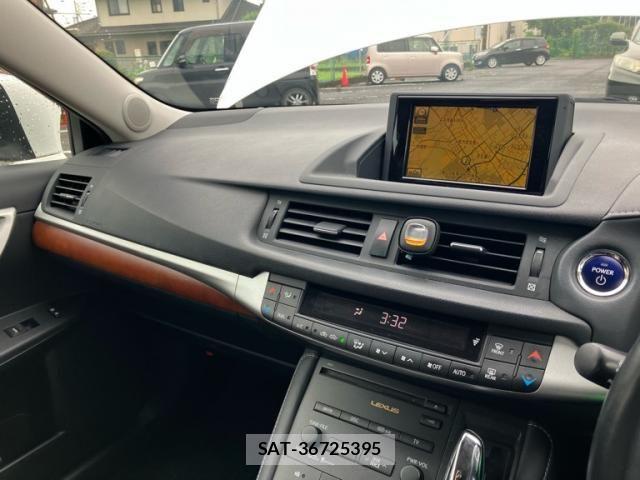Lexus CT 2011-03 7725005-25