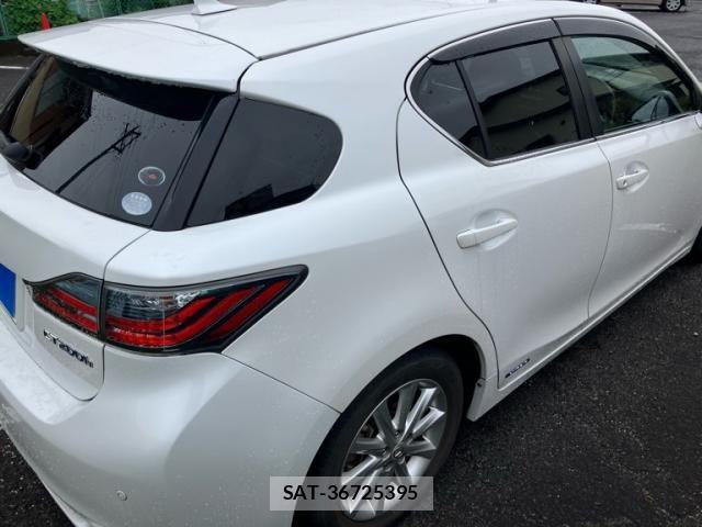 Lexus CT 2011-03 7725005-4