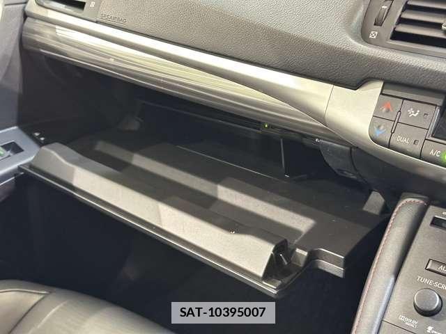 Lexus CT 2013-01 7725001-27