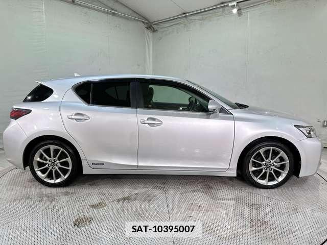 Lexus CT 2013-01 7725001-3