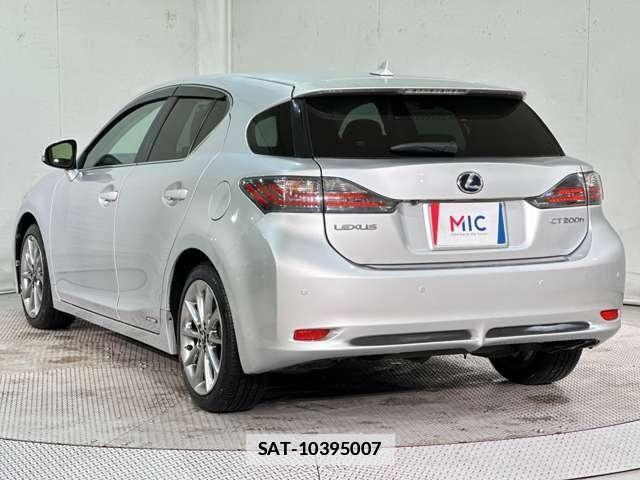 Lexus CT 2013-01 7725001-6