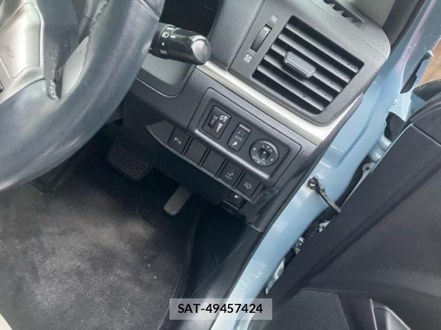 Lexus CT 2011-08 7725003-11