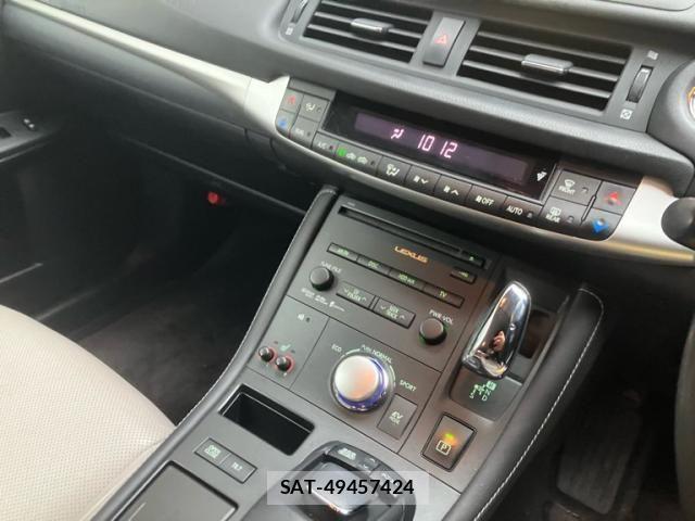 Lexus CT 2011-08 7725003-16