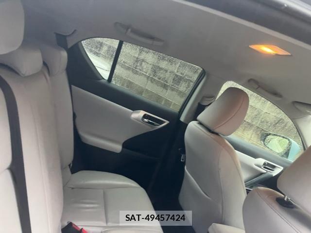 Lexus CT 2011-08 7725003-18