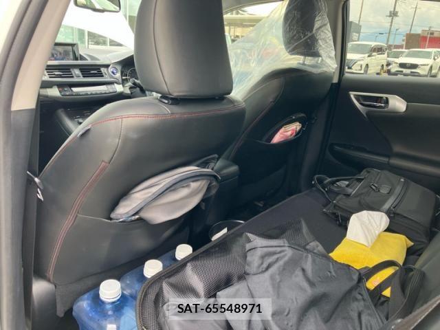 Lexus CT 2013-01 7786435-15