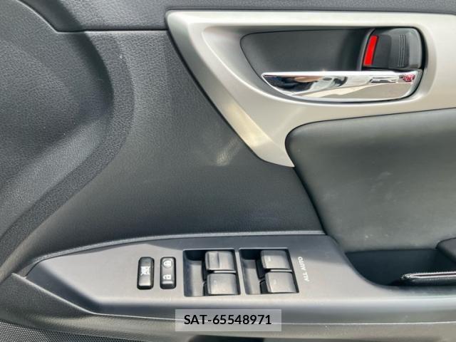 Lexus CT 2013-01 7786435-18