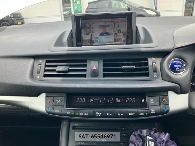 Lexus CT 2013-01 7786435-21