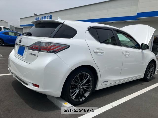 Lexus CT 2013-01 7786435-3