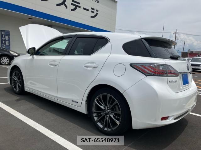 Lexus CT 2013-01 7786435-4
