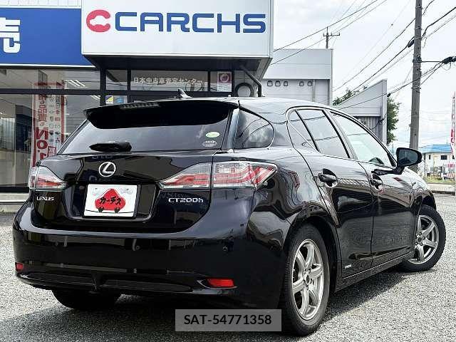 Lexus CT 2012-07 7786434-2