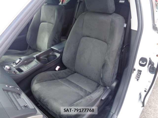Lexus CT 2011-06 7786436-11