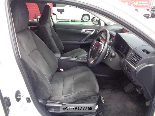 Lexus CT 2011-06 7786436-13