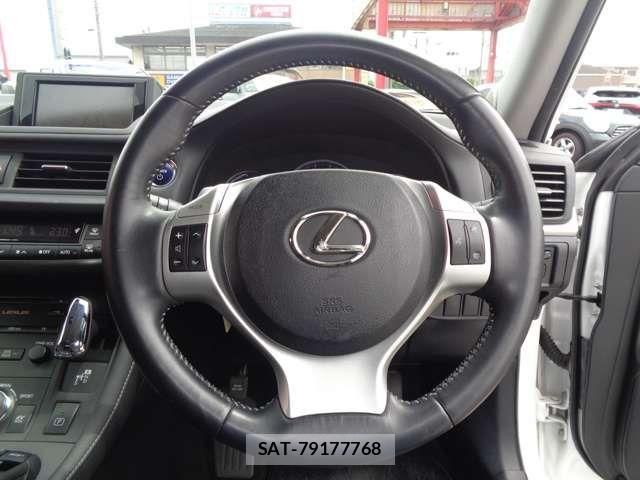 Lexus CT 2011-06 7786436-16