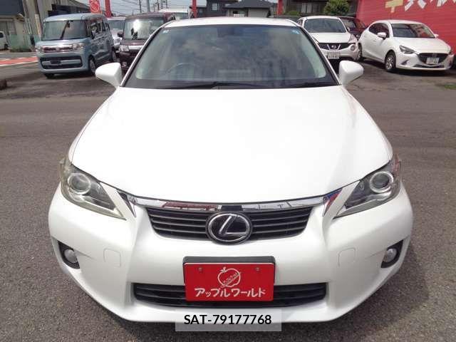 Lexus CT 2011-06 7786436-4