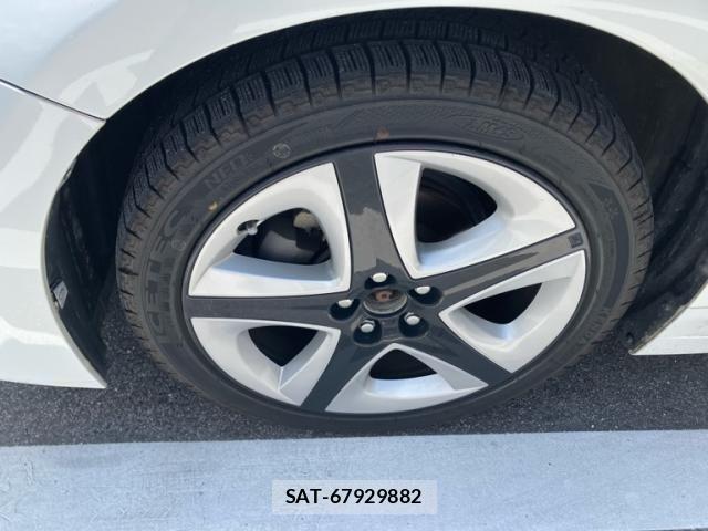 Lexus CT 2011-02 7786433-14