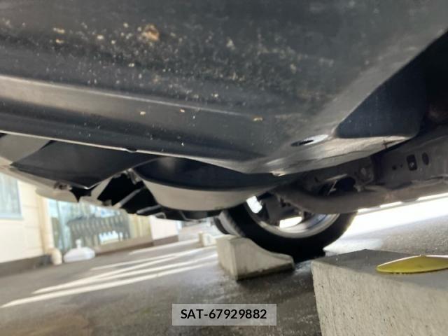 Lexus CT 2011-02 7786433-17